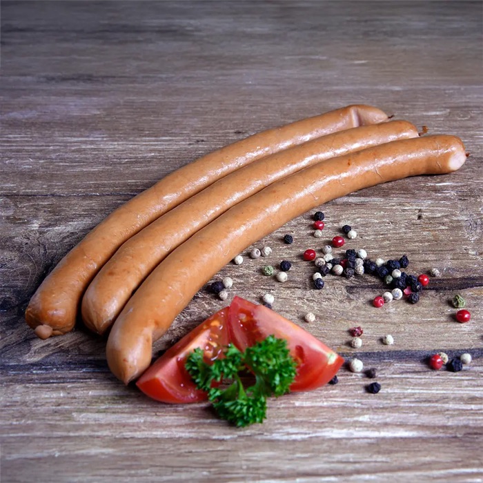Wiener Würstchen auf Holz